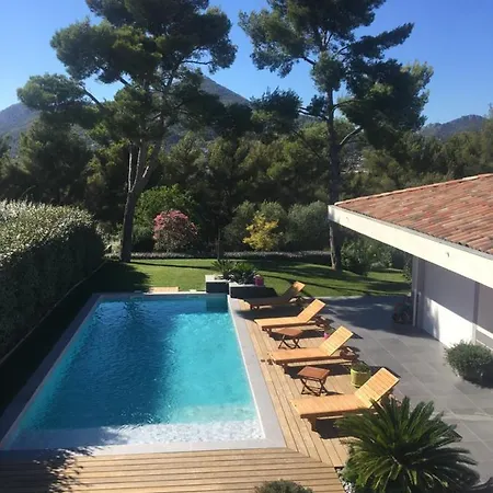Bed & Breakfast Luxe Dans De Standing Avec Piscine, Acces Discret Et Independant, Terrasse Arboree Et Parking Prive La Valette-du-Var